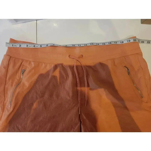 Athleta Trekkie North Short Orange Size 20 - Picture 6 of 8